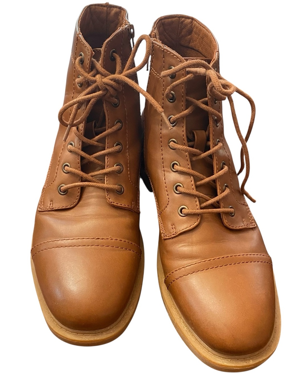 Men’s Frye and Co Shoe Boot Like New
Rubber heel/sole Lace Up Side Zipper